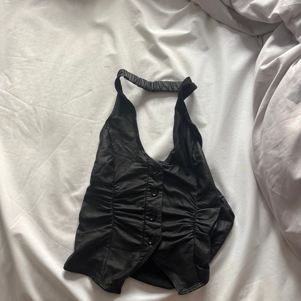 Black Sleeveless Women's Top